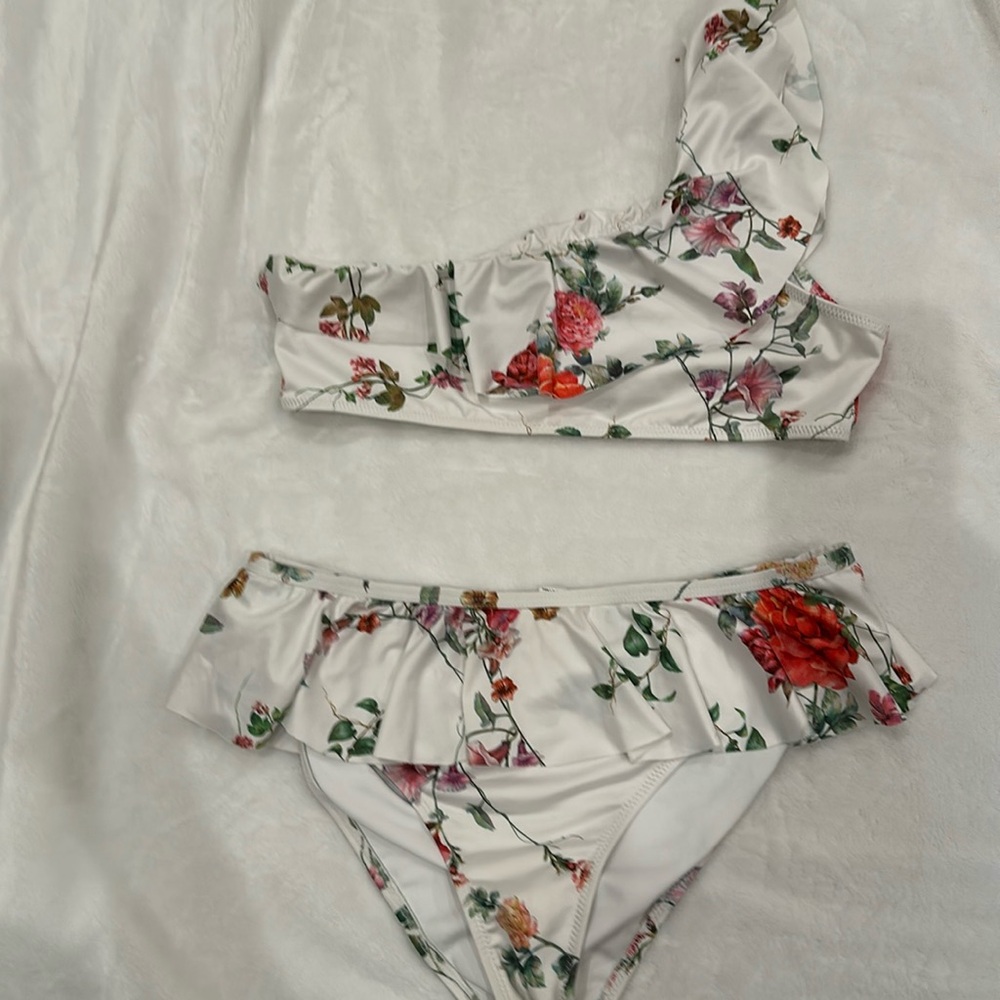 Floral white bikini! Off the shoulder top with ruffles!